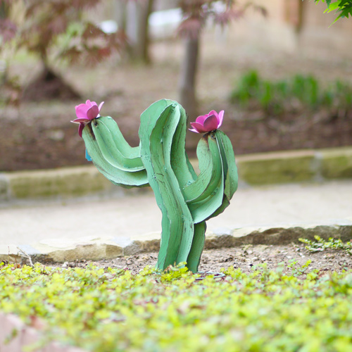 metal cactus decor