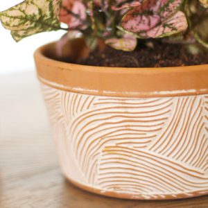 natural embossed pot