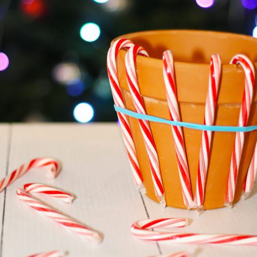 add candy canes under rubber band