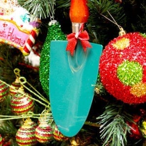 christmas gardening gifts under $25shovel
