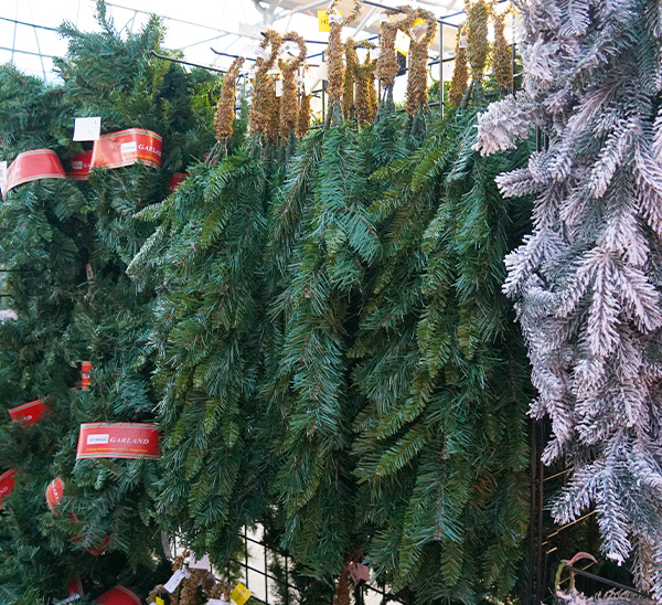 Life-Like Wreaths & Garlands 